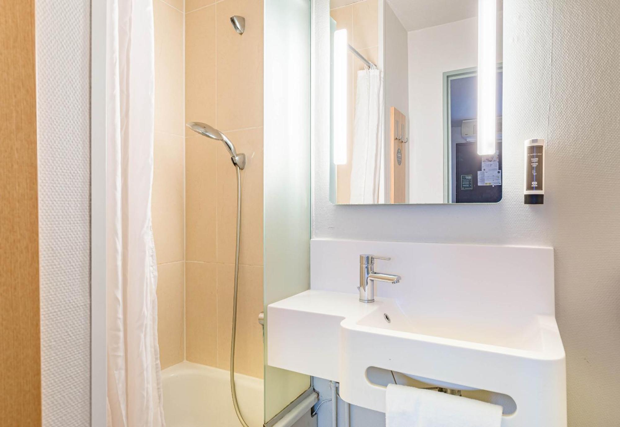 B&B Hotel Tours Sud Жуе-ле-Тур Екстер'єр фото